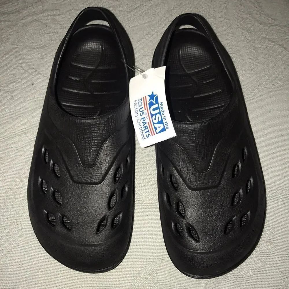 Made In USA water Shoes Boy Size 3/4